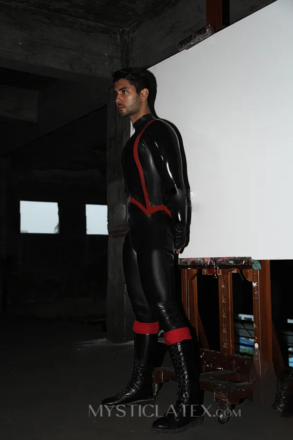 Handsome Men Front Zip Natural Latex Catsuit